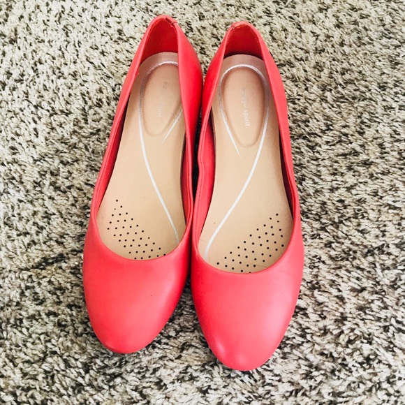 easy spirit low heel pumps
